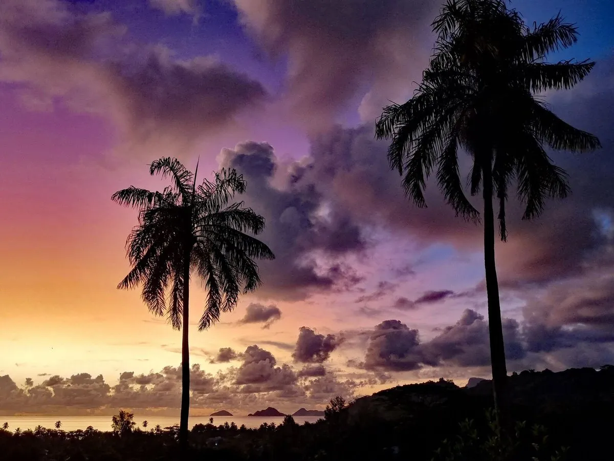 Spektakularen sončni zahod nad zalivom Anse La Mouche